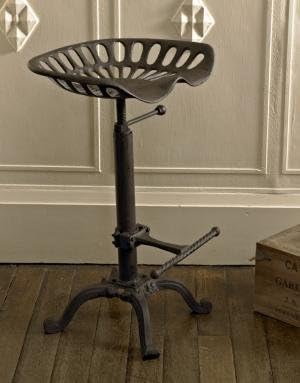 LOKKHAN Rustic Industrial Bar Stool - Image 7