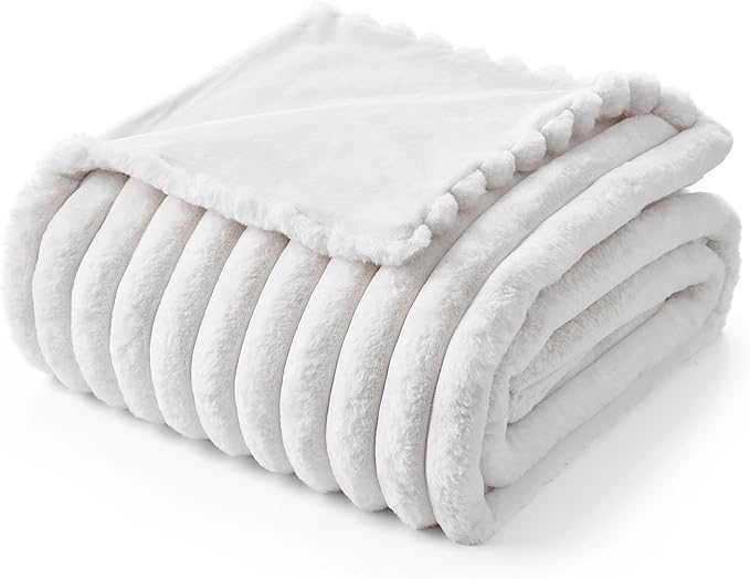 Amélie Home Faux Fur Throw Blanket - Image 9