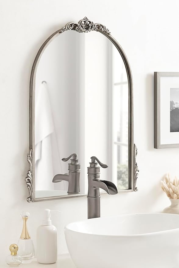Kate and Laurel Myrcelle Traditional Arched Mirror; 21 x 26; Antique Silver; - Image 3