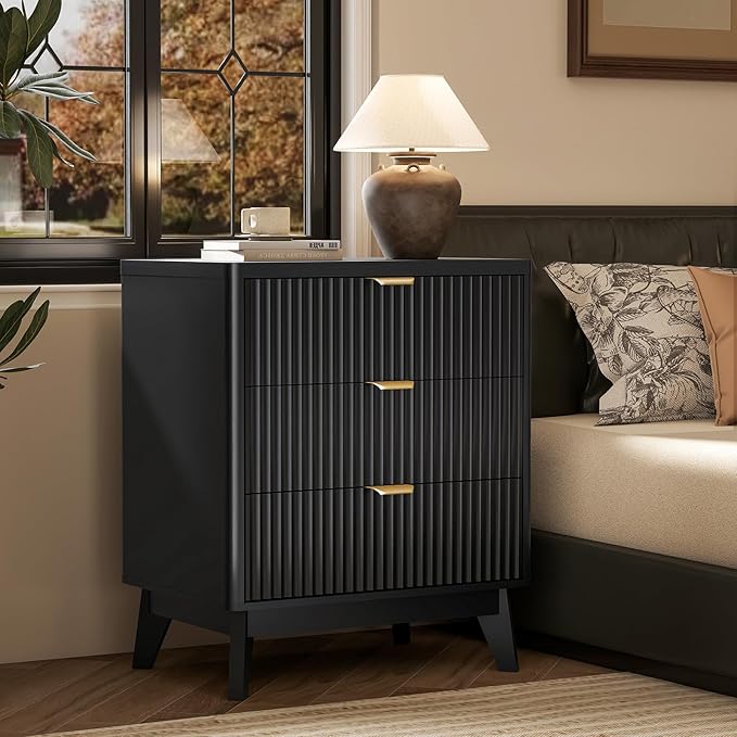 LYNCOHOME Fluted Nightstand by LYNCOHOME
