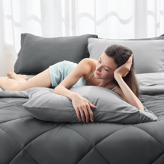 HEVUMYI Queen Comforter Set - Image 2
