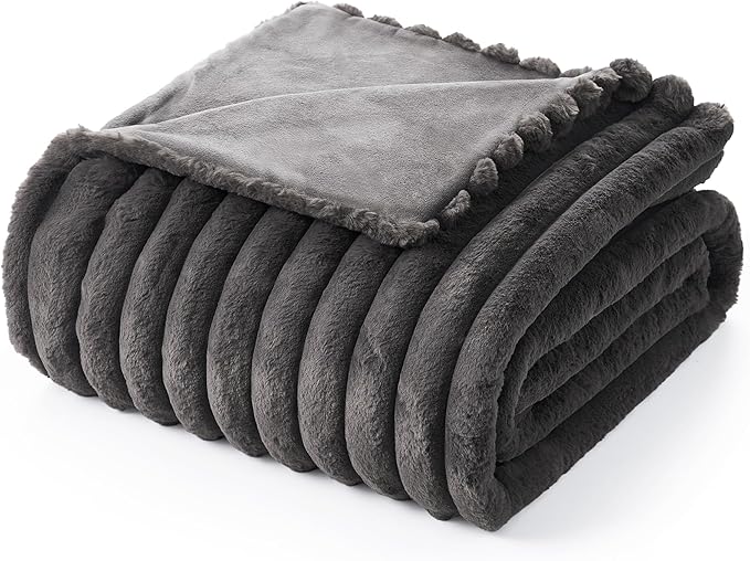 Amélie Home Faux Fur Throw Blanket - Image 8