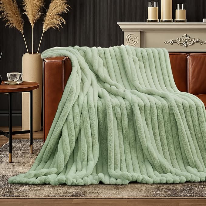 Amélie Home Faux Fur Throw Blanket - Image 2