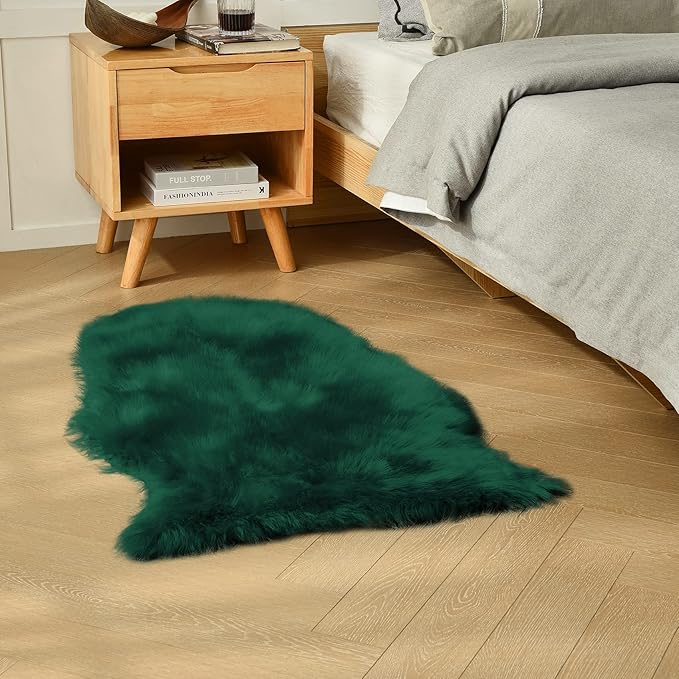duduta Emerald Green Faux Sheepskin Throw Rug 2x3 ft, Fluffy Shag Small Bedside by Duduta