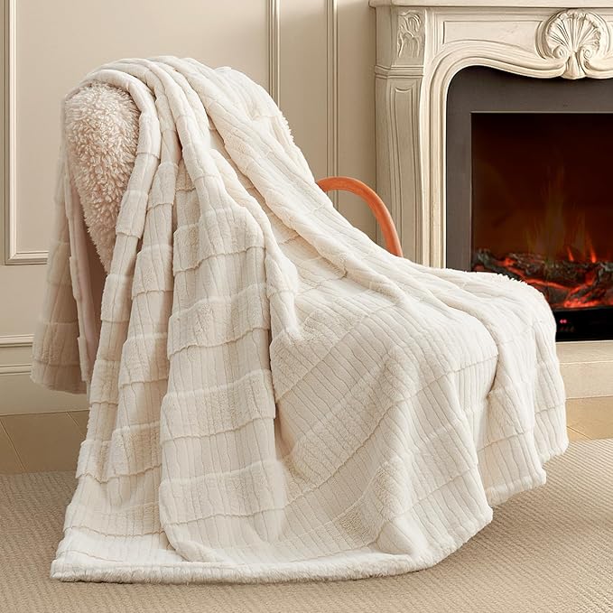 Amélie Home Luxury Striped Faux Fur Throw Blanket by Am%C3%A9lieHome