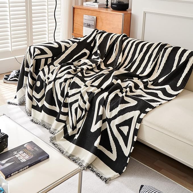 VM VOUGEMARKET Geometric Couch Cover - Image 5