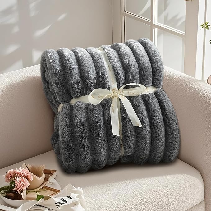 Amélie Home Faux Fur Throw Blanket - Image 6