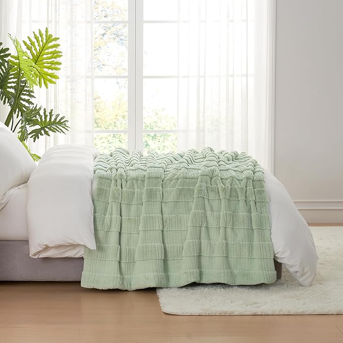 Amélie Home Luxury Striped Faux Fur Throw Blanket - Image 6