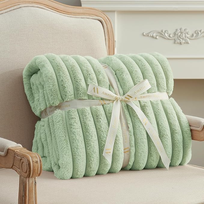 Amélie Home Faux Fur Throw Blanket - Image 6
