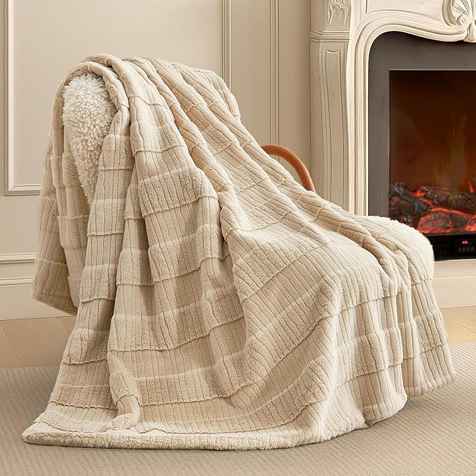 Amélie Home Luxury Striped Faux Fur Throw Blanket by Am%C3%A9lieHome