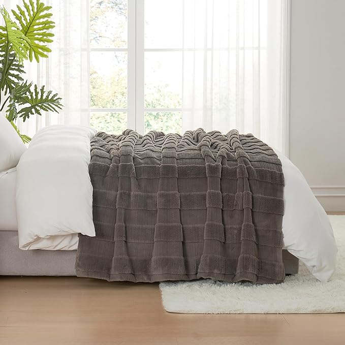 Amélie Home Luxury Striped Faux Fur Throw Blanket - Image 5