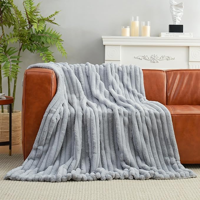 Amélie Home Faux Fur Throw Blanket - Image 6