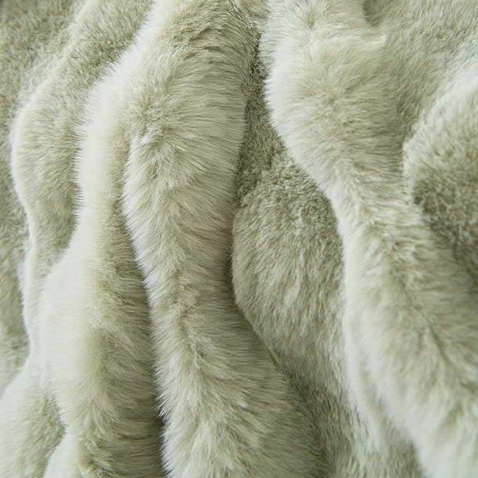 VM VOUGEMARKET Thick Faux Rabbit Fur Couch Cover 1-Piece Non-Slip Warm Soft - Image 5