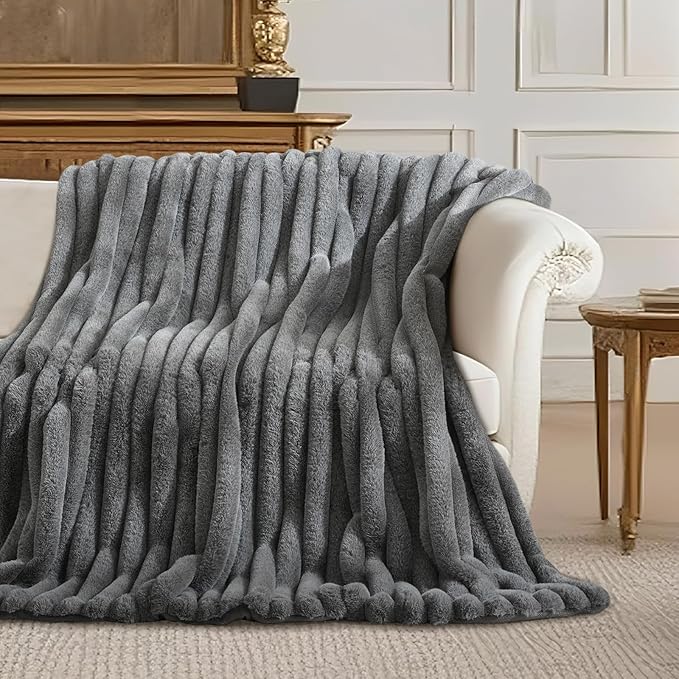 Amélie Home Faux Fur Throw Blanket - Image 9