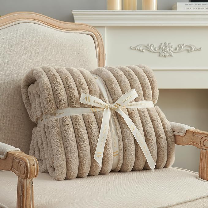 Amélie Home Faux Fur Throw Blanket - Image 7