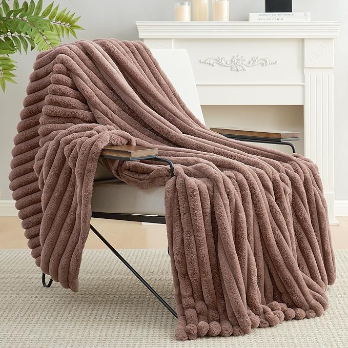 Amélie Home Faux Fur Throw Blanket - Image 2