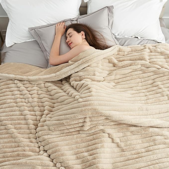 Amélie Home Faux Fur Throw Blanket - Image 2