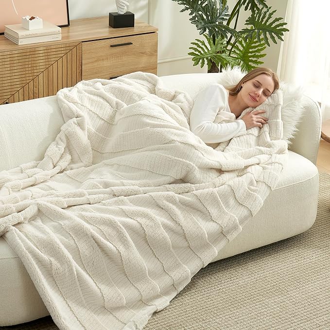 Amélie Home Luxury Striped Faux Fur Throw Blanket - Image 4